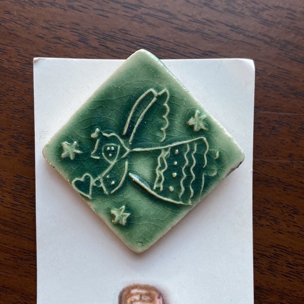 Ceramic Angel Pin - Picture 2 of 3